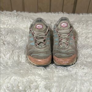 Nike Air Max Plus GS in the "Red Stardust Jade Ice" Sz 1.5 youth